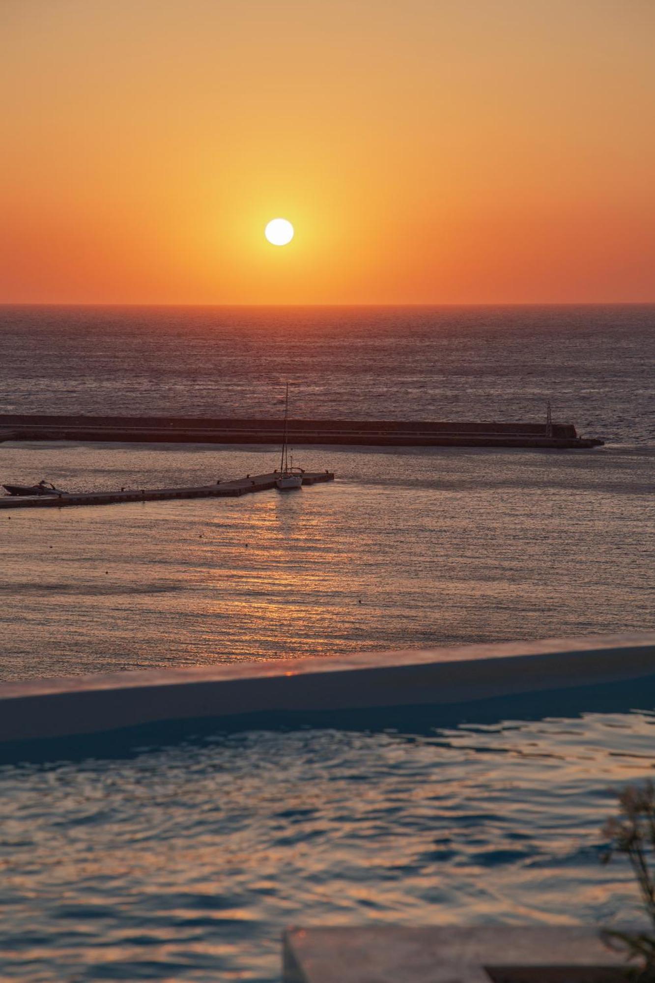 Golden Vista, Beachfront Suites By Explore Andros Buitenkant foto